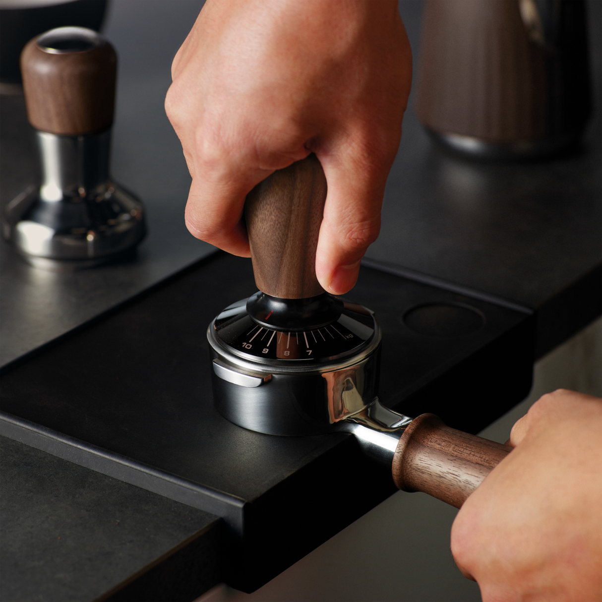 Breville the Force Gauge Tamper™ | BEA202WL | 54mm, Walnut