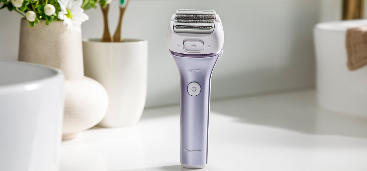 Panasonic Ladies Shaver: 4 hypoallergenic blades, wet/dry, rechargeable | ES-WL80